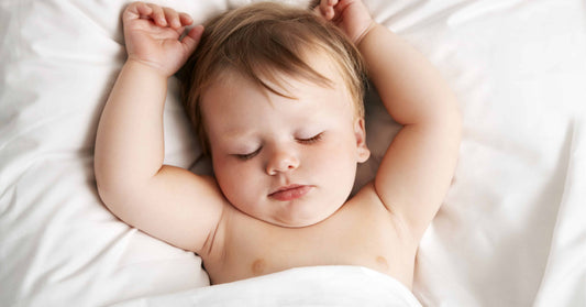 How to cool a baby in hot weather
