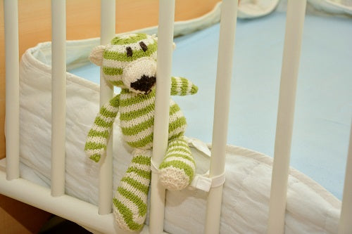 How to choose the best crib rail cover for your baby