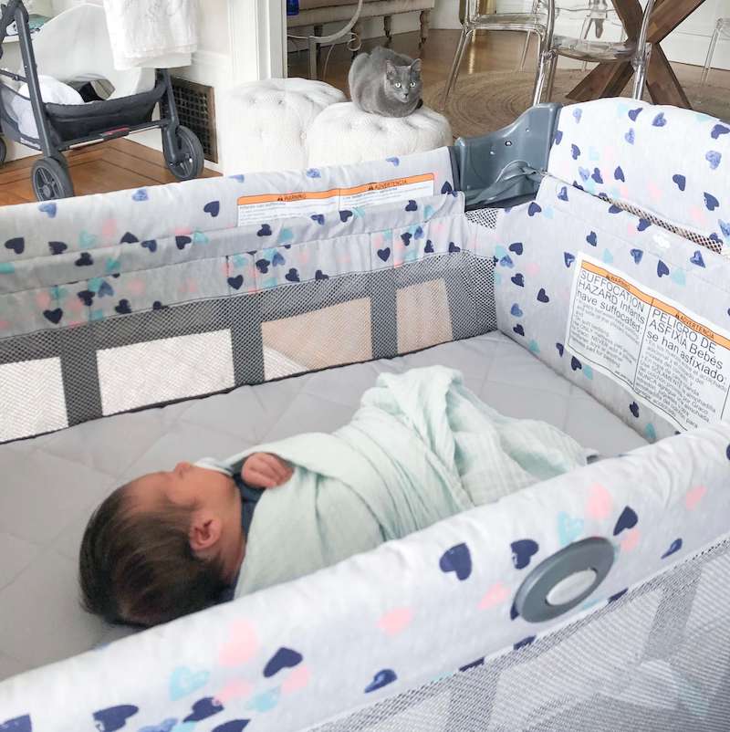 Bassinet VS Pack n play which one to pick for a baby?