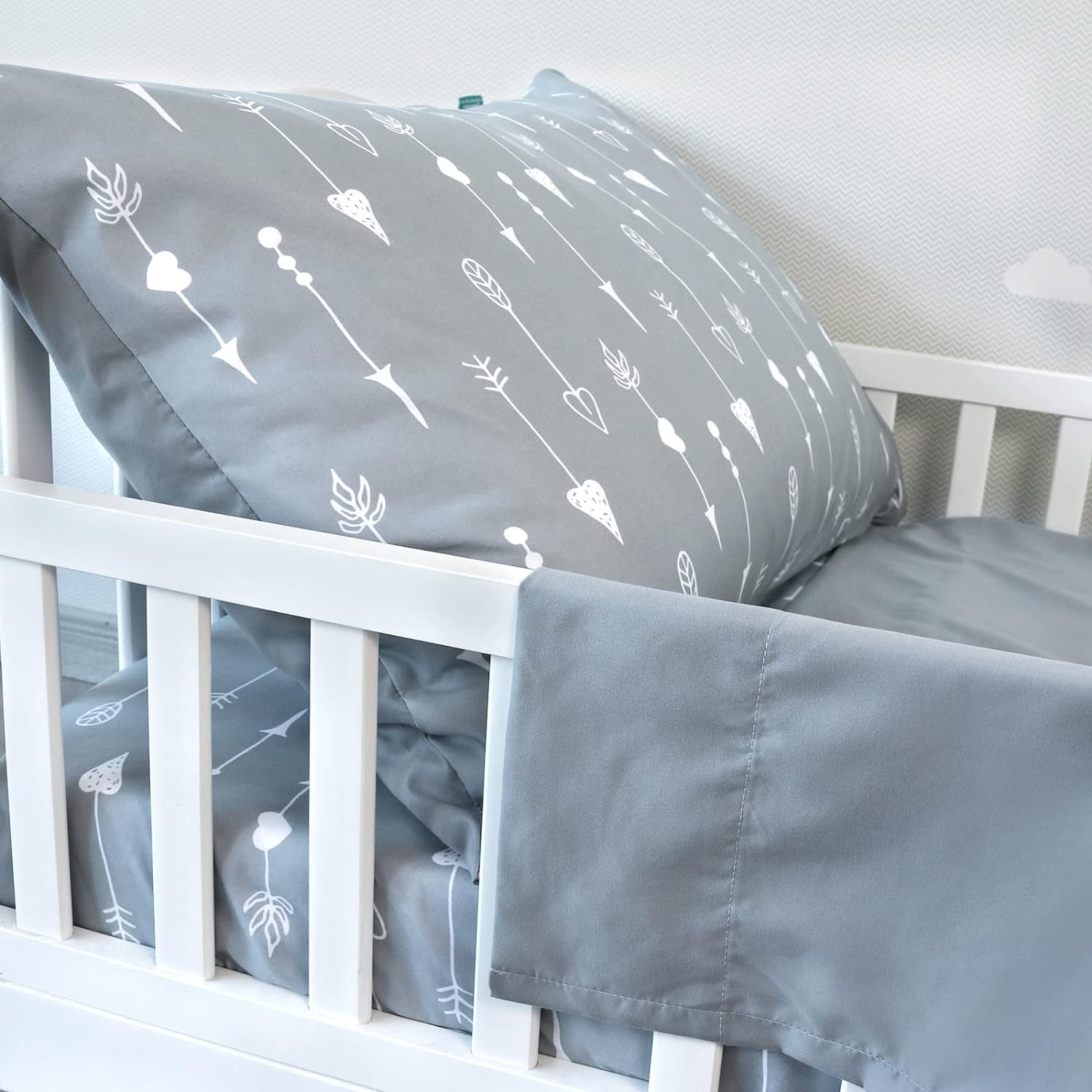 Toddler Bedding Set - 3 Pieces, Includes a Crib Fitted Sheet, Flat Sheet and Envelope Pillowcase, Soft and Breathable, Grey Arrow - Biloban Online Store